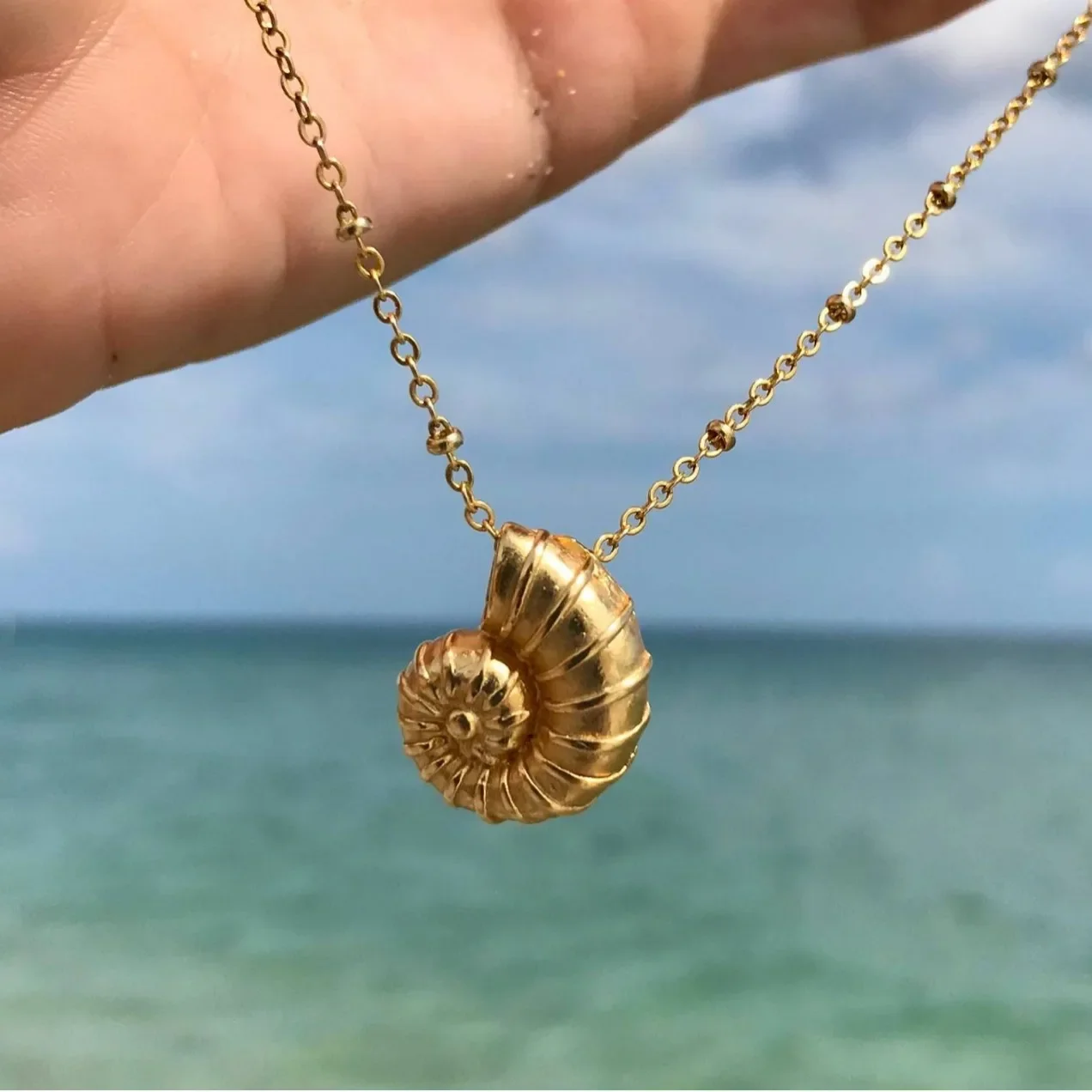 

Stainless Steel Vortex Spiral Shell-shape Pendant Necklace for Women Gold Plated Round Bead Chain Necklace Summer Beach Jewelry