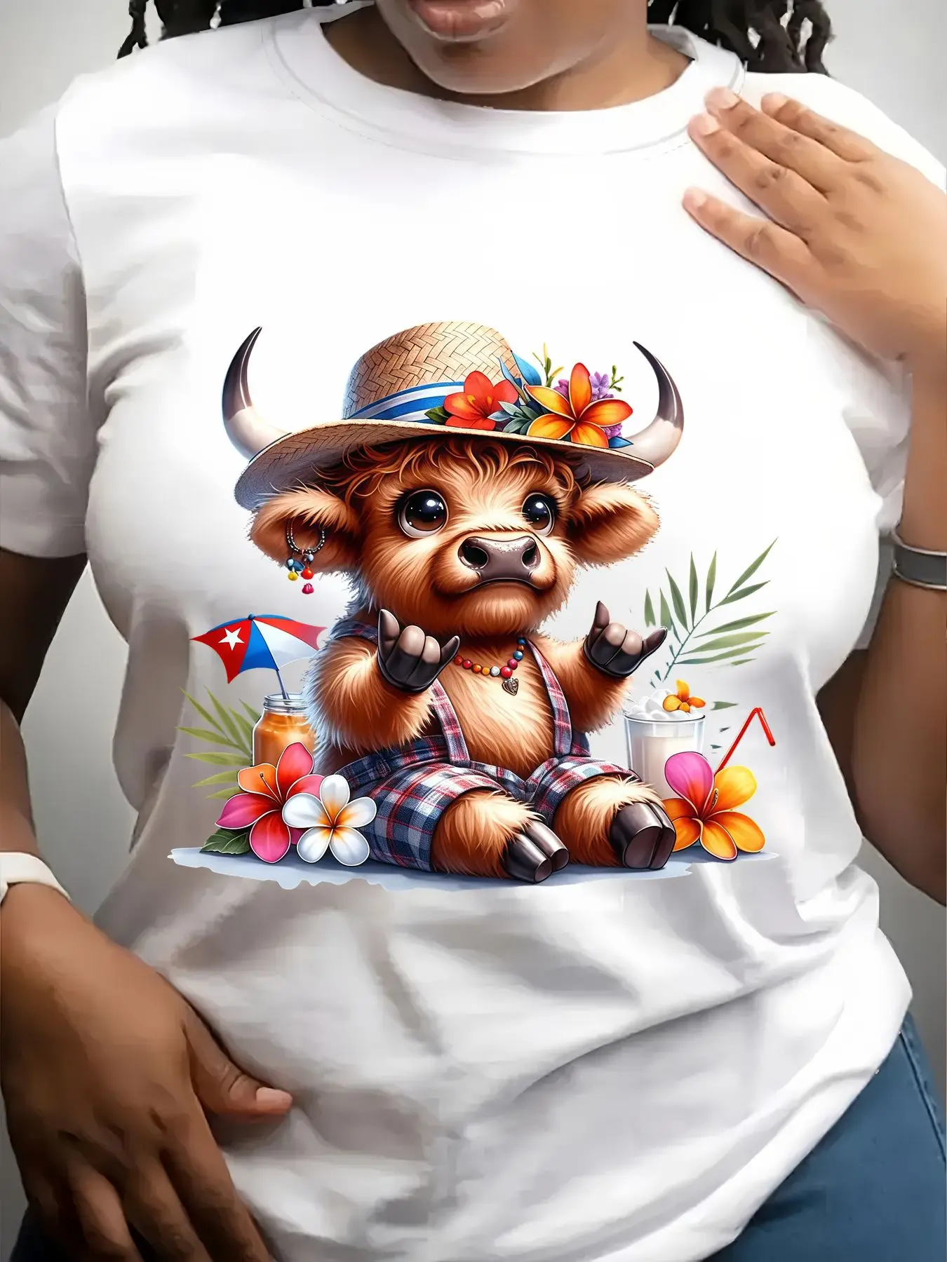 Women's Trendy Crew Neck T-Shirt Cute Bull Wearing Straw Hat Suitable for Casual Sportswear