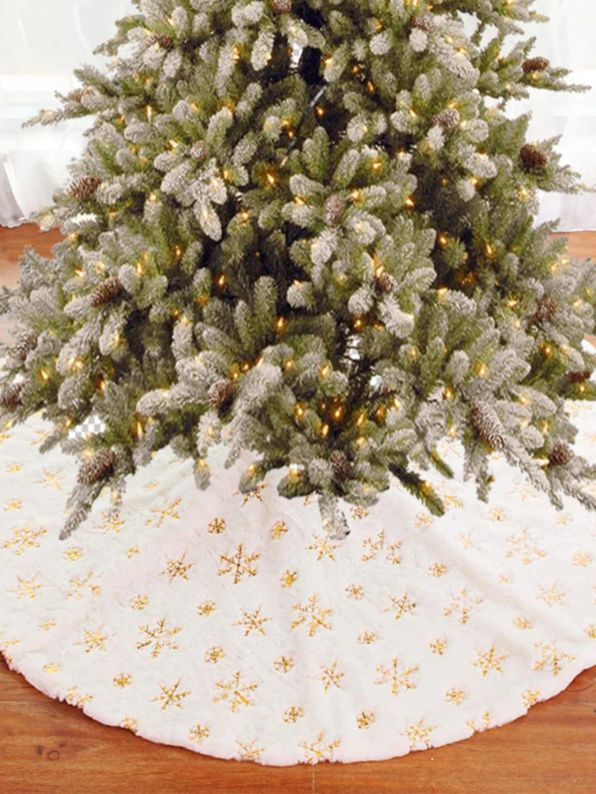 

Christmas white tree skirt 90cm/122cm high-end plush embroidered decoration