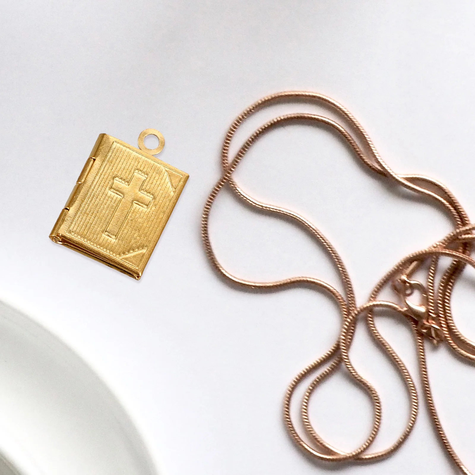 

10pcs Pendant Bible Charms Copper Necklace DIY Jewelry Accessories Golden Durable Charms For Necklaces Keychains Decor