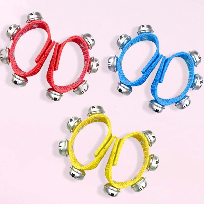 1 คู่สีเขียวริบบิ้นโลหะกระดิ่งสร้อยข้อมือสำหรับผู้ใหญ่เต้นรำท้องเวทีอุปกรณ์เสริมแฟชั่นเคลียร์เมโลดี้แบบพกพา TMZ