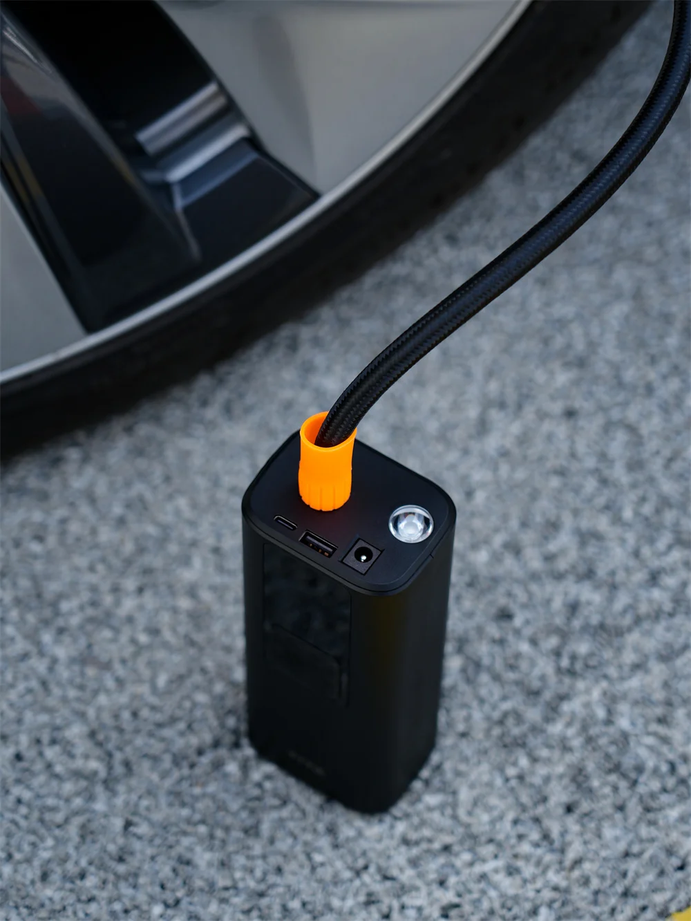 Pompa ad aria intelligente Pompa a sfera elettrica portatile con gonfiaggio rapido a sfera con manometro accurato e display LCD digitale