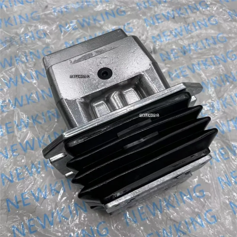 1 pcs1PCS hydraulic foot pedal valve excavator foot control pedal valve  for Mini Excavator for SANY 75 DH220 SY55