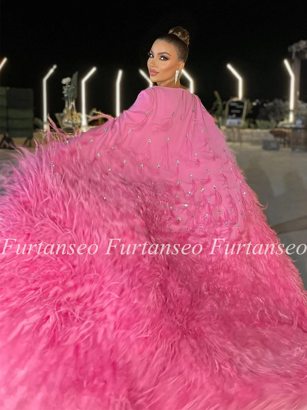 Luxury Short Prom Dress with Feathers Cape Scoop Neck Crystals Mini Cocktail Party Gown Saudi Arabian Evening Dresses Pageant