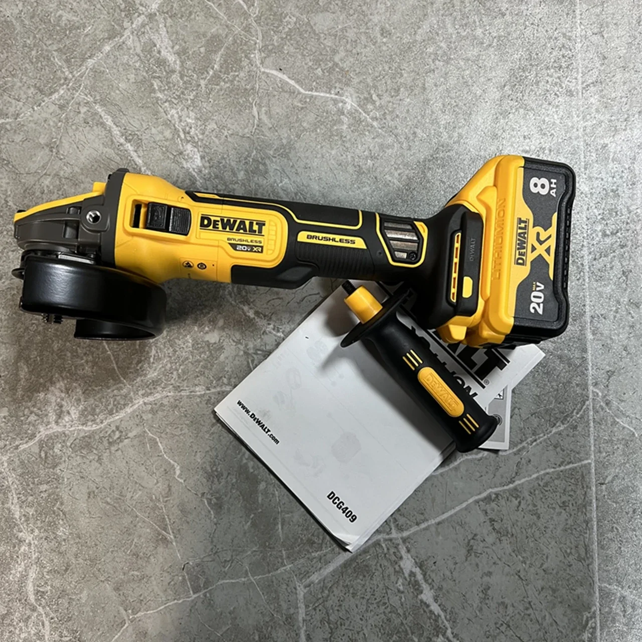 NEW DeWalt DCG409N 18v 125mm XR FlexVolt Advantage High Power Grinder Includes 8.0AH lithium battery