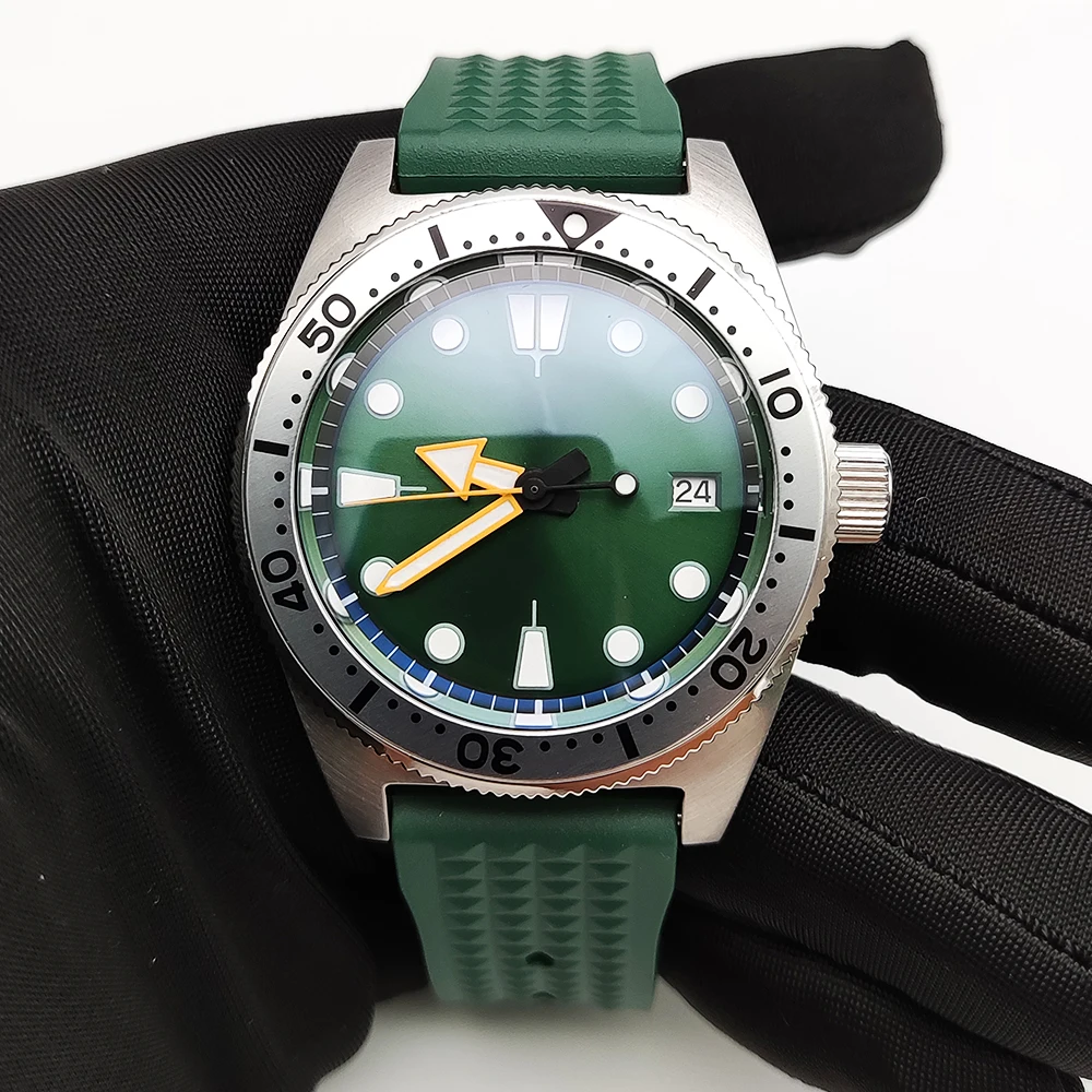 Luxury 38mm automatic men\'s mechanical AR blue film sapphire watch NH35 calibre green rubber strap