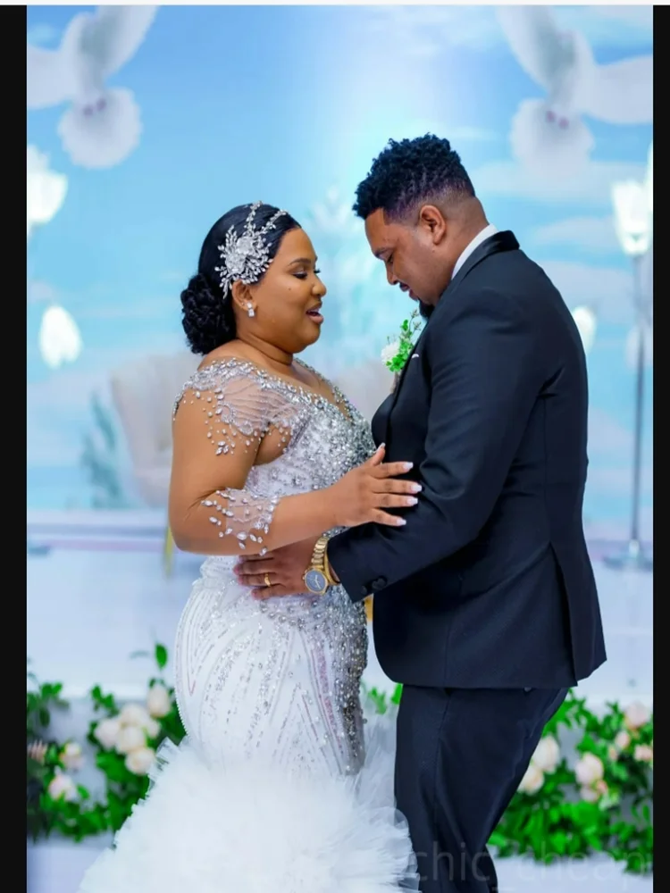 

Customized Plus Size Shinny Crystals Rhinestones Arabic Wedding Dress Robe De Mariée Corset Back Tiers Tulle Bridal Gowns