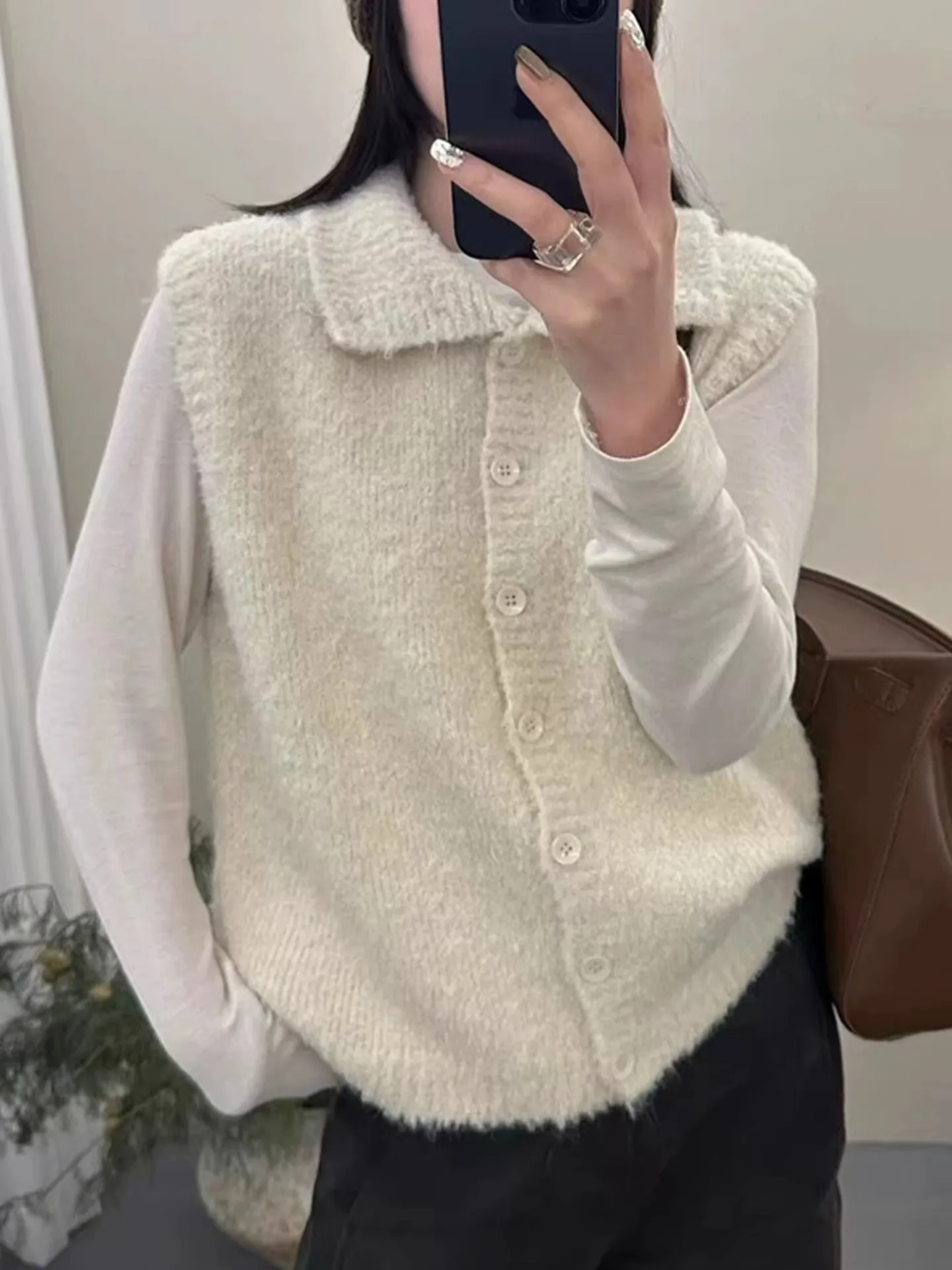 

Женский вязаный жилет на осень-зиму, повседневный, из мягкой ткани, с круглым вырезом, без рукавов, верхняя одежда, модный тренд 2026 года, весна