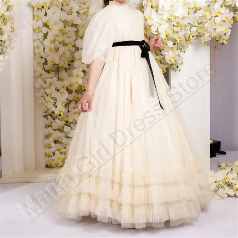 Gaun Gadis Bunga Berlipat Elegan Sabuk Hitam Kustomisasi Gaun Perjamuan Pesta Pernikahan Remaja Saudara Perempuan Pengantin Setengah Lengan Berbulu