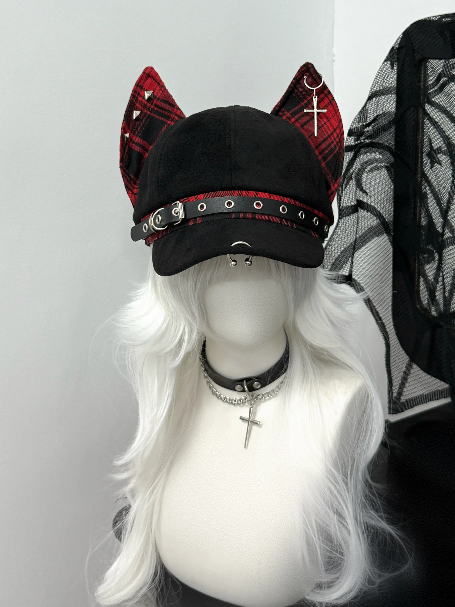 dubin-dog-beret-gothic-punk-y2k-plaid-cross-rivet-leather-belt-adjustable-streetwear-hat-for-women-aesthetic