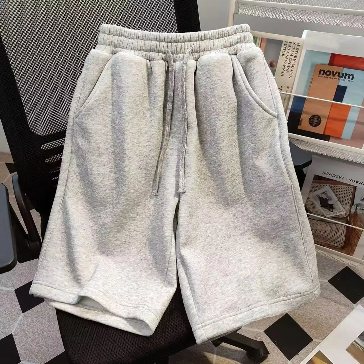 Popular new style trendy temperament ribbed striped casual shorts for men's summer trend outerwear