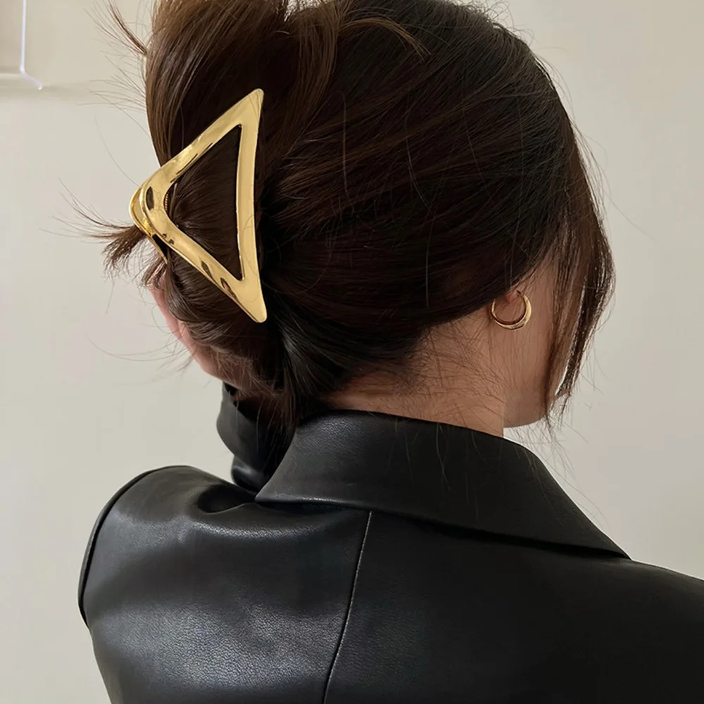 Simple Alloy Hair Claw Hairpin Metal Triangle/Wavy Shark Crab Clips Back of Barrettes Hair Bun Pearl Headband Hair Accessories