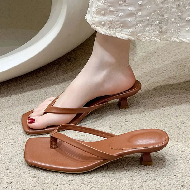 Summer Women's Clip Toe Slippers Comfort Low Heel Slides Casual Solid Color Sandals Ladies Fashion Leather Wedge Heel Flip Flops