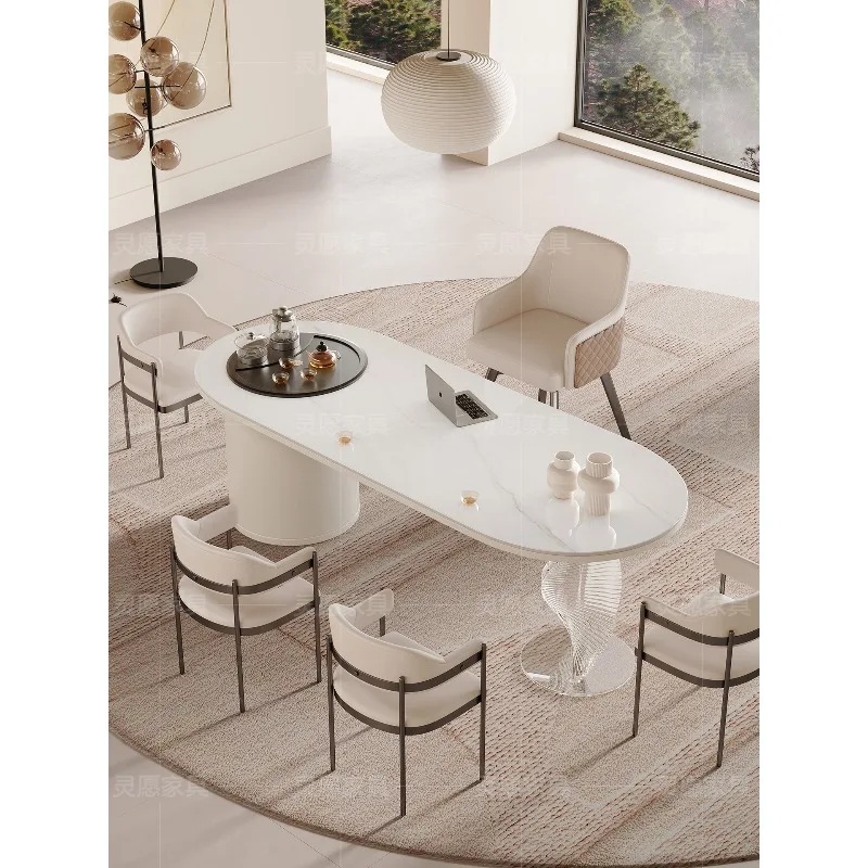 Комбинация чайного стола и стула кремового цвета с каменной доской