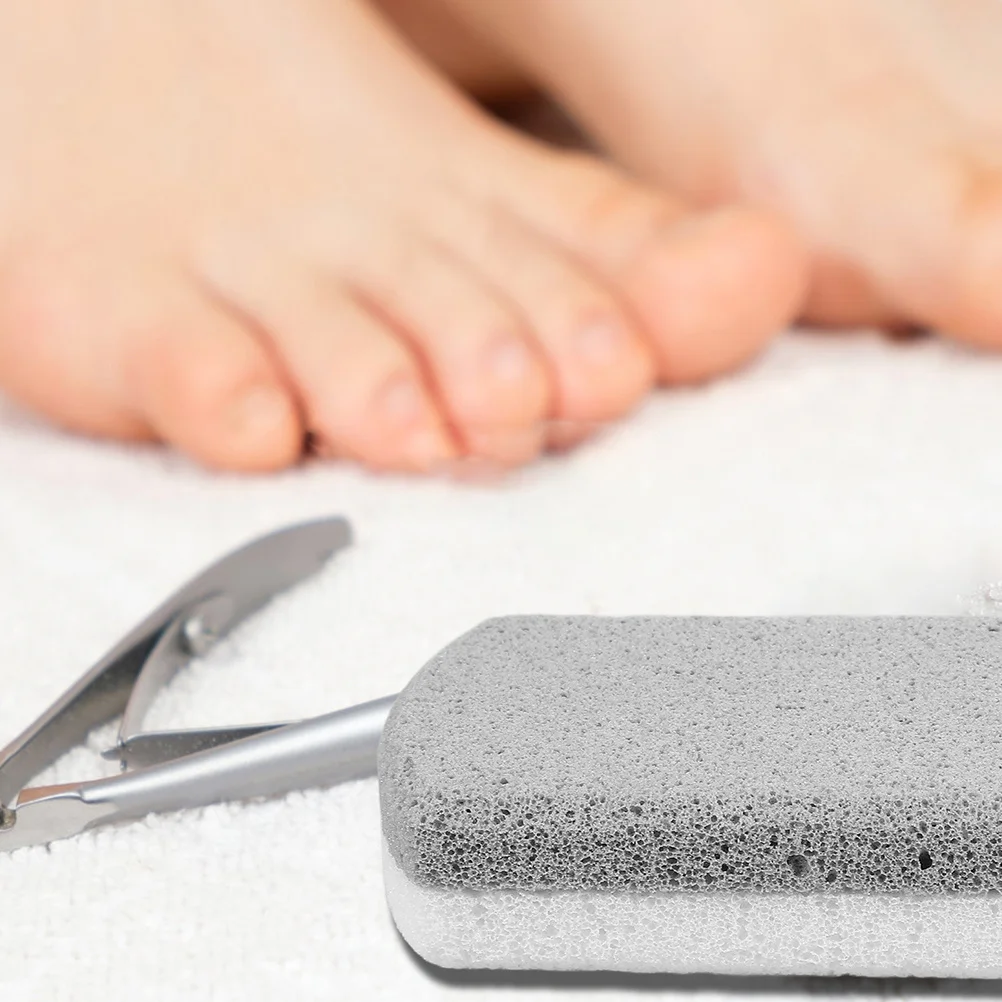 حجر الخفاف للقدم مكون من قطعتين من أداة تنظيف الكعب الطبيعي لإزالة الجلد الميت ومقشر الباديكير أداة محمولة للعناية بالقدم