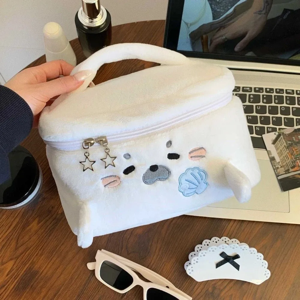 Fluffy Little Seal Make-up-Tasche, großes Fassungsvermögen, tragbare Kosmetiktasche, tragbare Reisetasche mit Stickmuster, Mehrzweck-Toilettentasche – Detail 20
