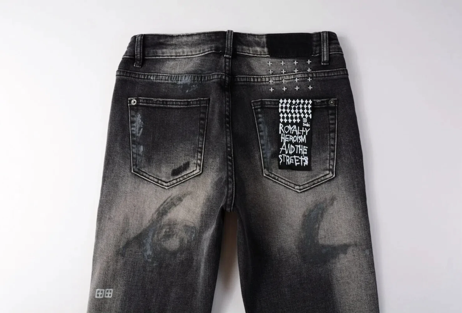 جينز ممزق داكن فاخر مطرز بأحرف أبجدية رقعة على طراز شارع العليا للخريف والشتاء للسفر ضروري #3