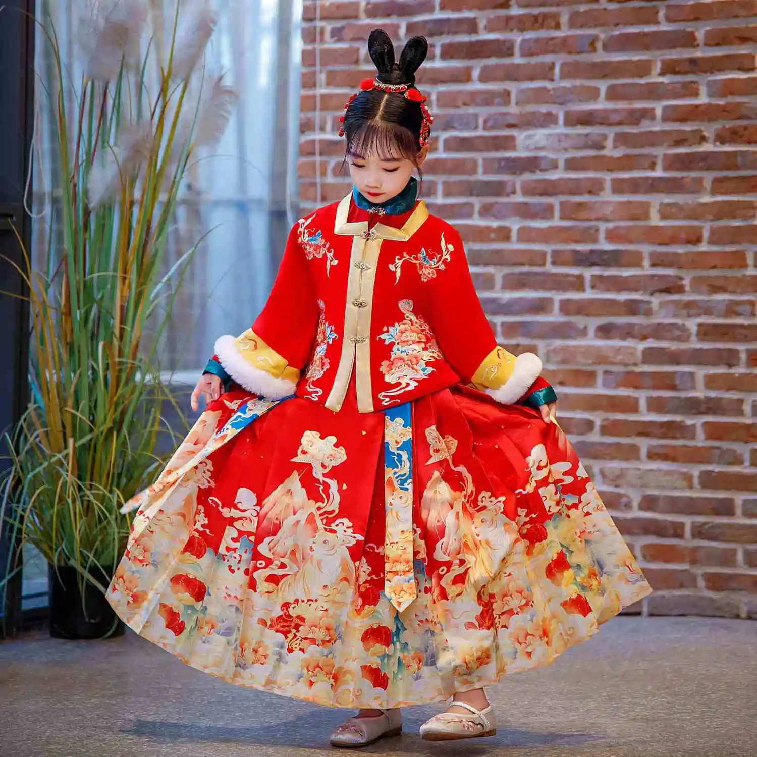 Bestickter Stehkragen der chinesischen Hanfu-Mädchen roter Neujahrs-Tang-Anzug Super unsterblicher Winter anzug gezupfter Kinder-Hanfu