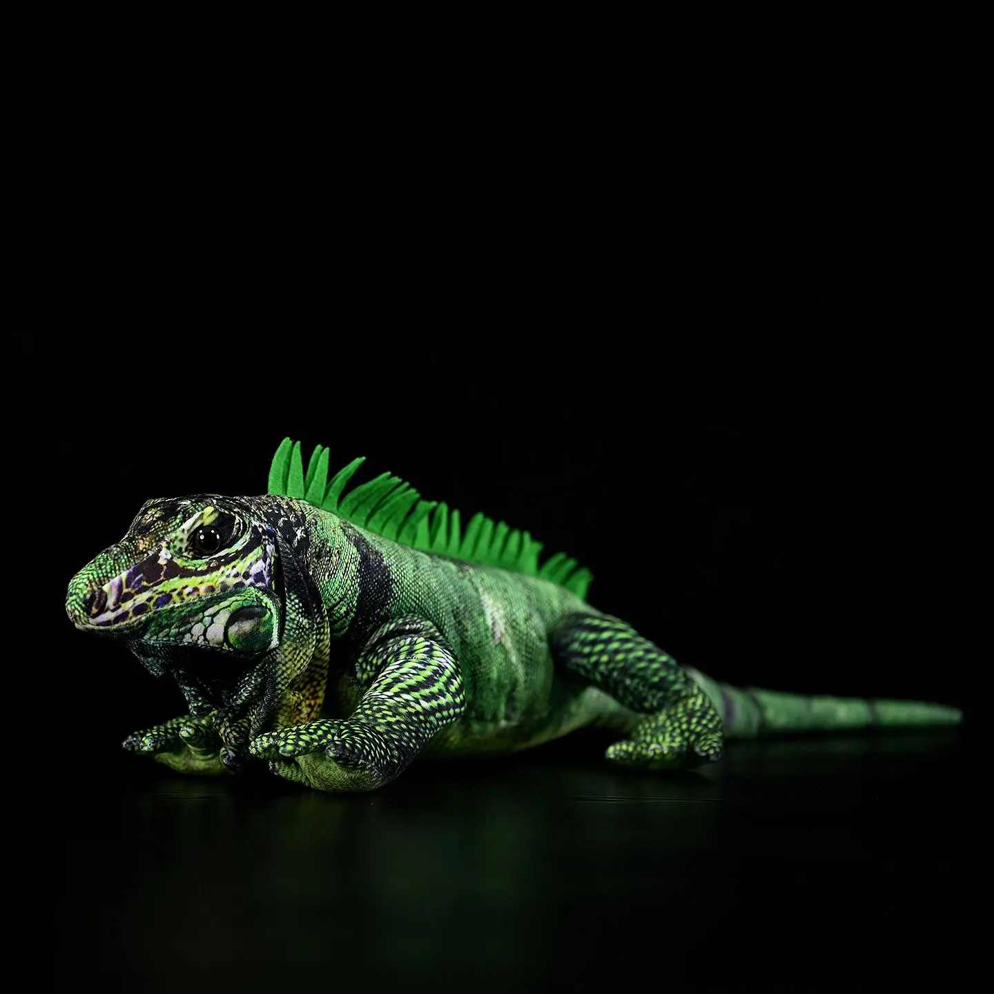 - Simulated green iguana cute lizard stuffed animal Knickknack,nicknack,Small ornaments and miniature models