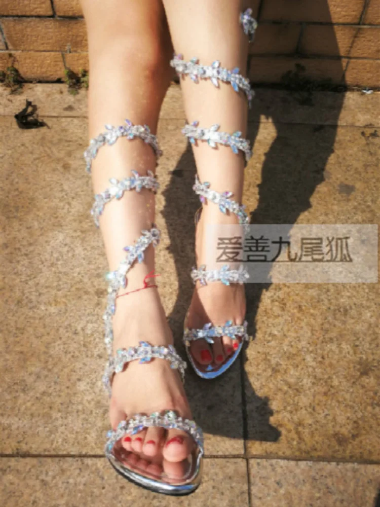 2024 Women\'s Summer Flat Bottom Mezzanine Straps Snake Wrap Sandals Jewel Rhinestone One-Word Strap Versatile Silver Shoes