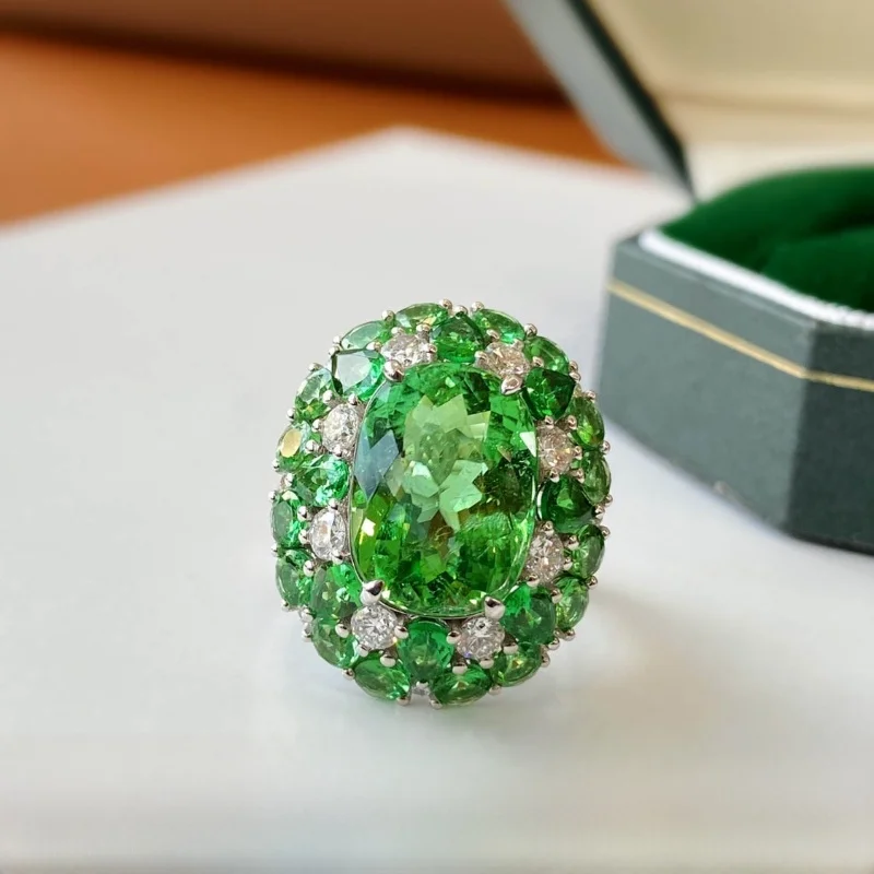 

Escape Forest Princ Square Diamond Simulated Emerald Cluster Embedded een Nano Color Gem Open Ring for Women