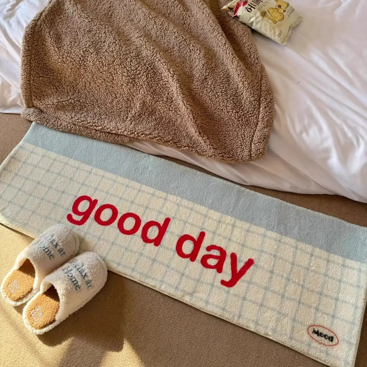 Korean Ins Style Faux Cashmere Bedside Rug Cute Typography Aesthetic Bedroom Carpet Soft Fluffy Area Rug for Living Room