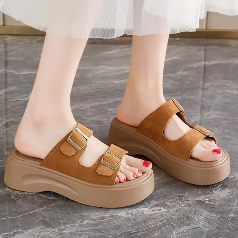 

2025 модная женская обувь, женские тапочки с открытым носком, летние повседневные новые удобные римские лаконичные сандалии с пряжкой на ремне, тапочки