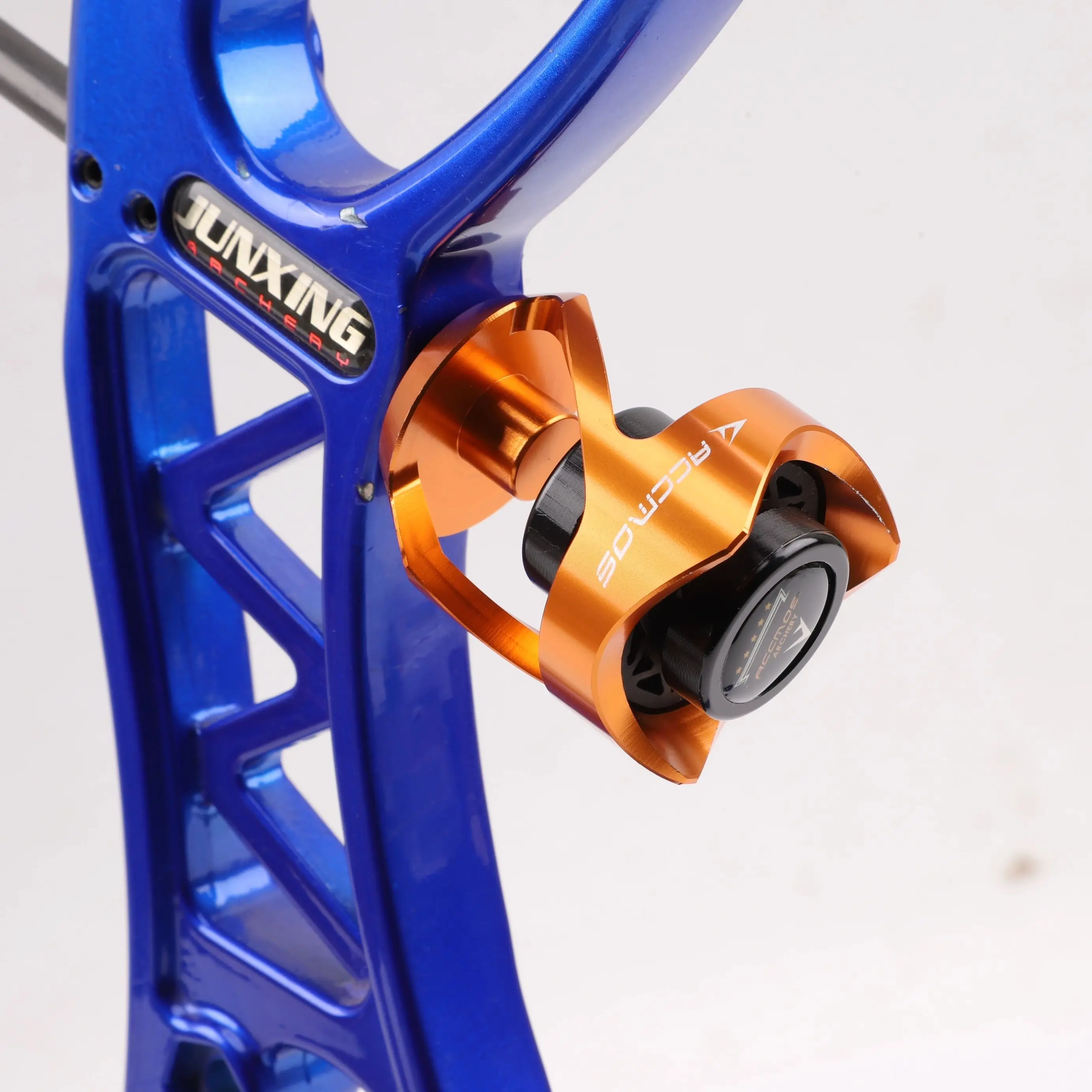 

Алюминиевый сплав, стрельба из лука, вибропоглощение, ручка лука, стабилизатор, амортизатор, глушитель, шумоподавление, спортивная стрельба