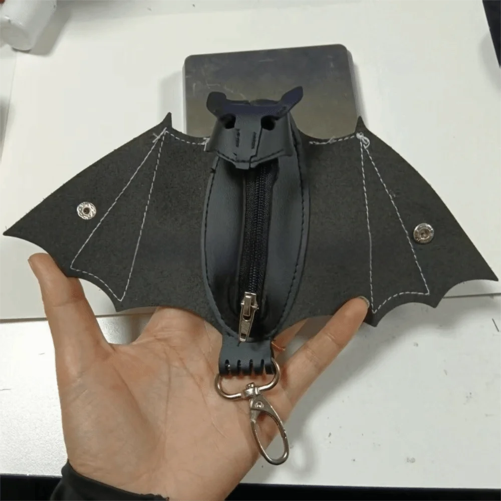 Key Ring Creative Bat Wallet Keychain Zipper Bag Hanging Halloween Bat Pendant Coin Purse Ornaments Leather Bat Keychain Gifts