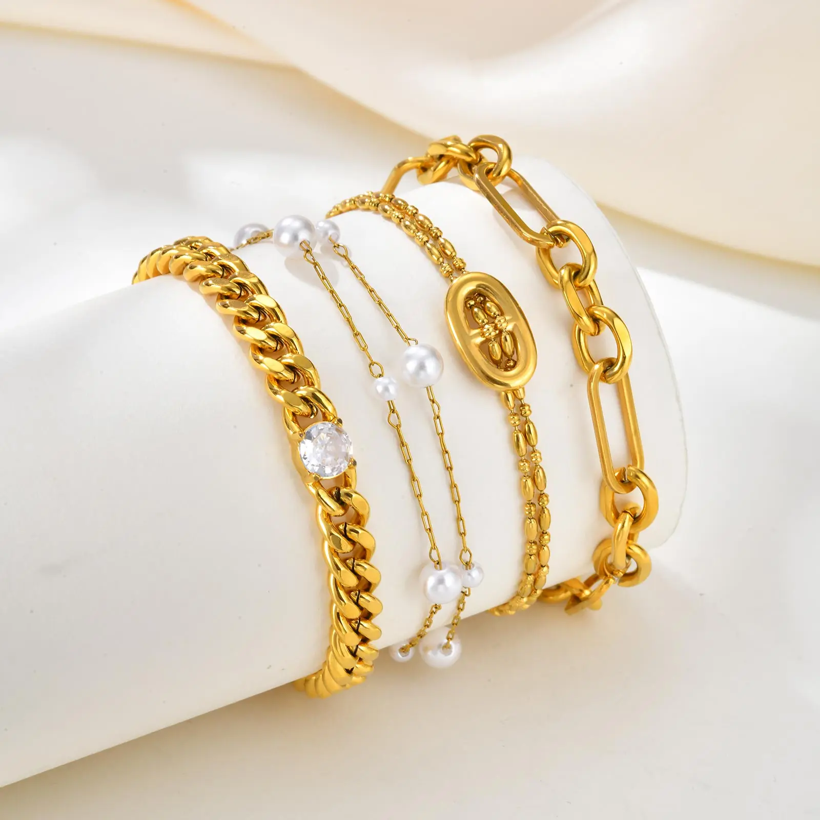 

Chunky Cuban Chain Bracelet with Zircon,Women's Stainless Steel Gold Plated Geometric Bracelets,Fashion Jewelry Gift