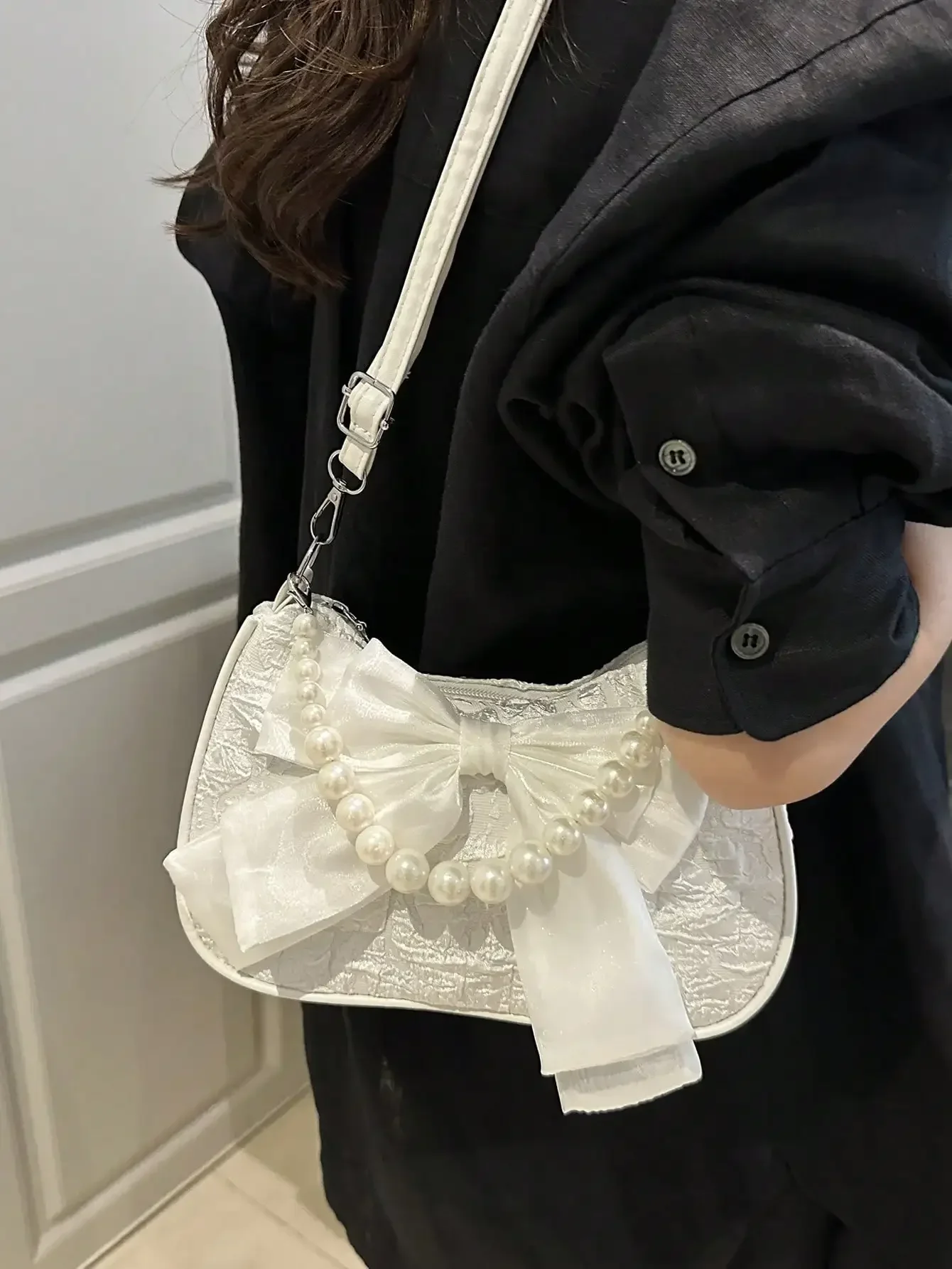 

Fashionable Faux Pearl Chain Decorated Handheld & Shoulder Bag, Minimalist & Practical, Multi-Functional, Elegant Faux Pearl Bag