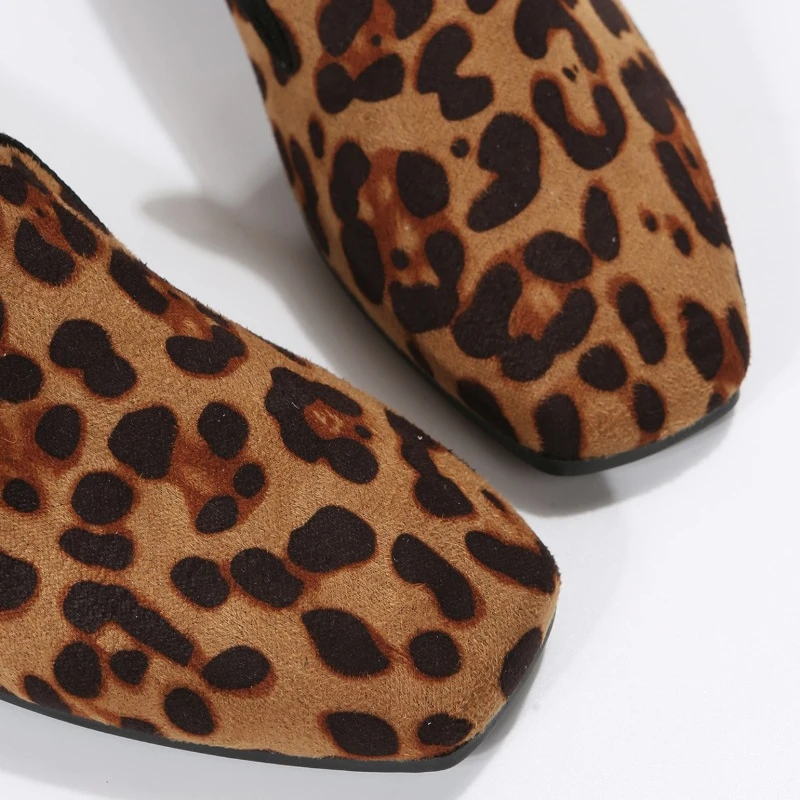 2024 nuove scarpe di vendita calde per le donne moda appartamenti da donna scarpe con stampa leopardata mocassini piatti con scarpe da donna con