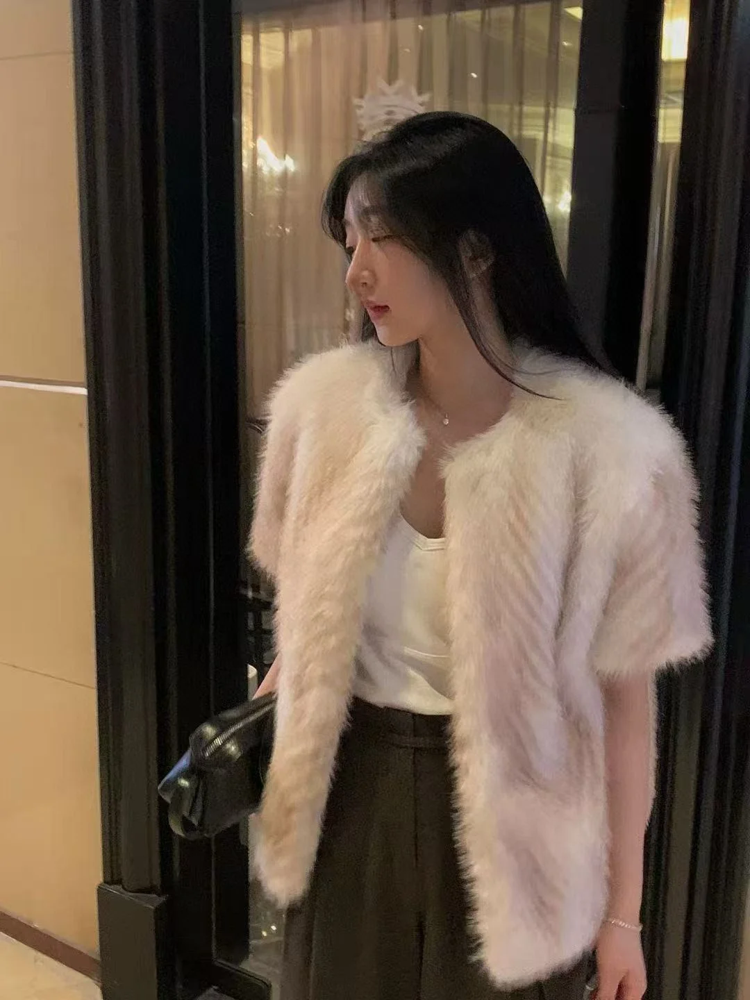 

Женский меховой жилет Dongda Gate с круглым вырезом и коротким рукавом, осенне-зимний, новый, для повседневной носки, свободного кроя, на пуговицах