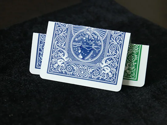 Magic Props Quantum Tunnel Perro Verde Card Flip continuo che cambia colore Poker Card Wormhole Close-Up