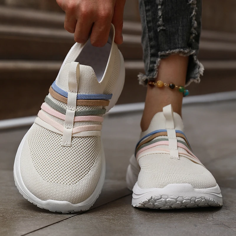 أحذية رياضية رائجة على شكل جورب باستيل للنساء بمقدمة واسعة وشبكة قابلة للتنفس سهلة الارتداء أحذية رياضية خفيفة الوزن للمشي