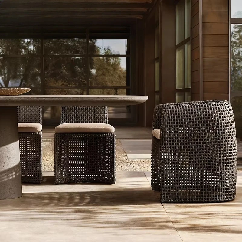 

Новый дизайн, модный набор столов и стульев, алюминиевый универсальный набор столов и стульев для отеля, прочная водонепроницаемая уличная мебель