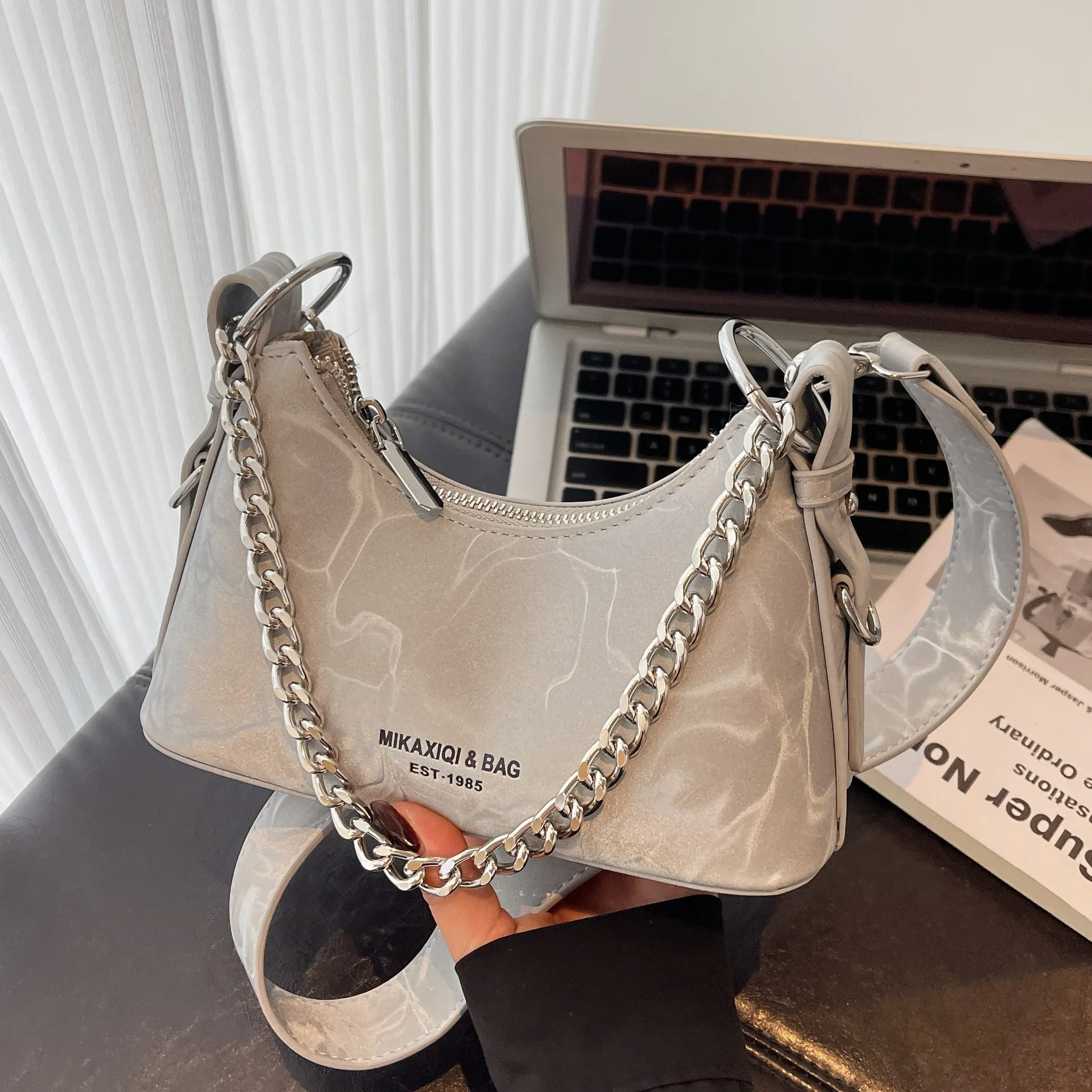 

Fashion Chains PU Leather Chic Women Tote Bag 2025 New High End Versatile Strap Crossbody Shoulder Bags