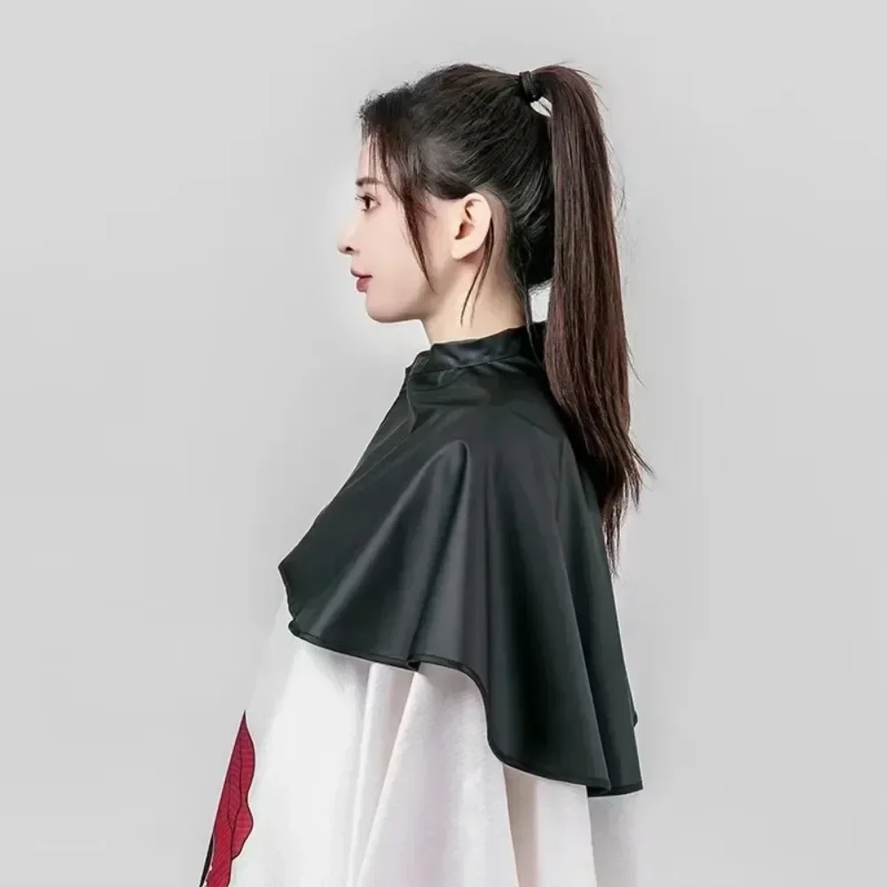 Haarfärbe-Werkzeuge Kurzer Quadratischer Schwarzer Wasserdichter Friseursalon Haarschneideumhang Tuch Umhang Friseurumhang – Detail 2