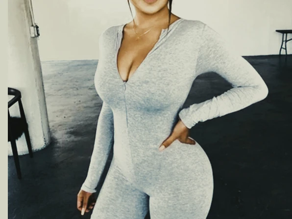 

Женская одежда 2026: Новинка! Стильный повседневный женский комбинезон. Для индивидуального заказа, пожалуйста, свяжитесь с нами.