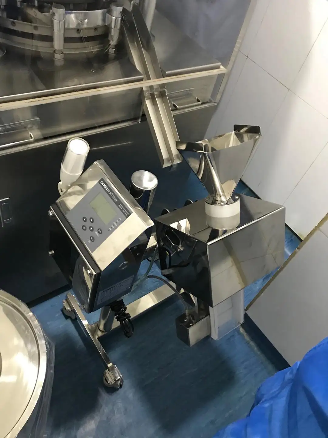 Сепаратор металлоискателя свободного падения для обнаружения металлического загрязнения капсул планшета