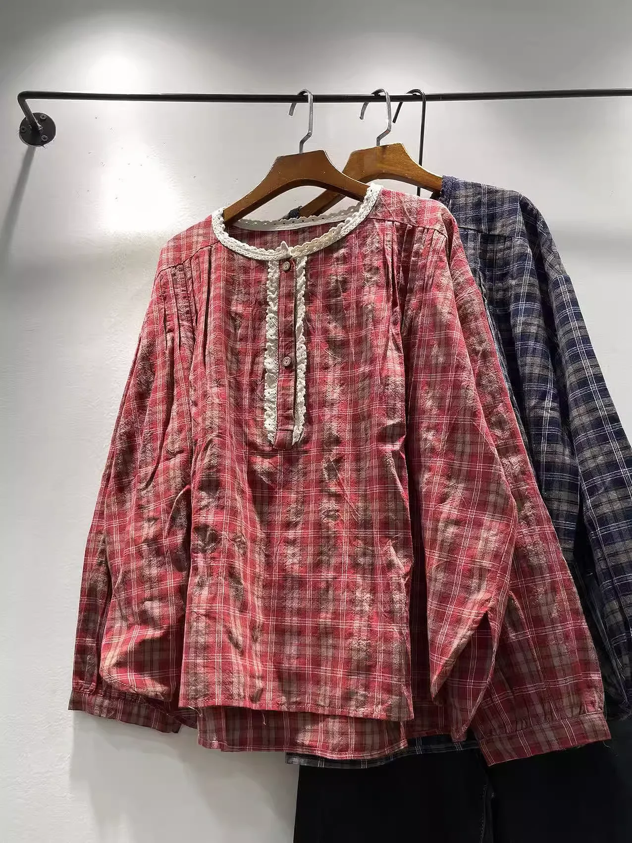 

Рождественские рубашки и блузки с бюстом 144 см, рубашки Mori Girl в японском стиле, милые кружевные лоскутные рубашки, красные, синие клетчатые рубашки из чистого хлопка