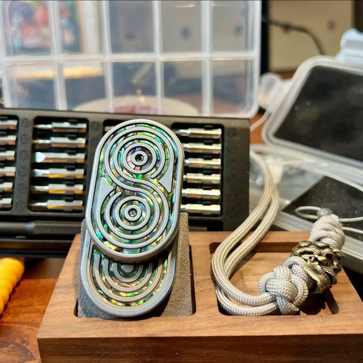 ضوء القمر الأبيض أم اللؤلؤ الإيقاعي Edc بطاقات الدفع الميكانيكية تخفيف التوتر اللعب الدورية بطاقات دفع مستقيمة #2