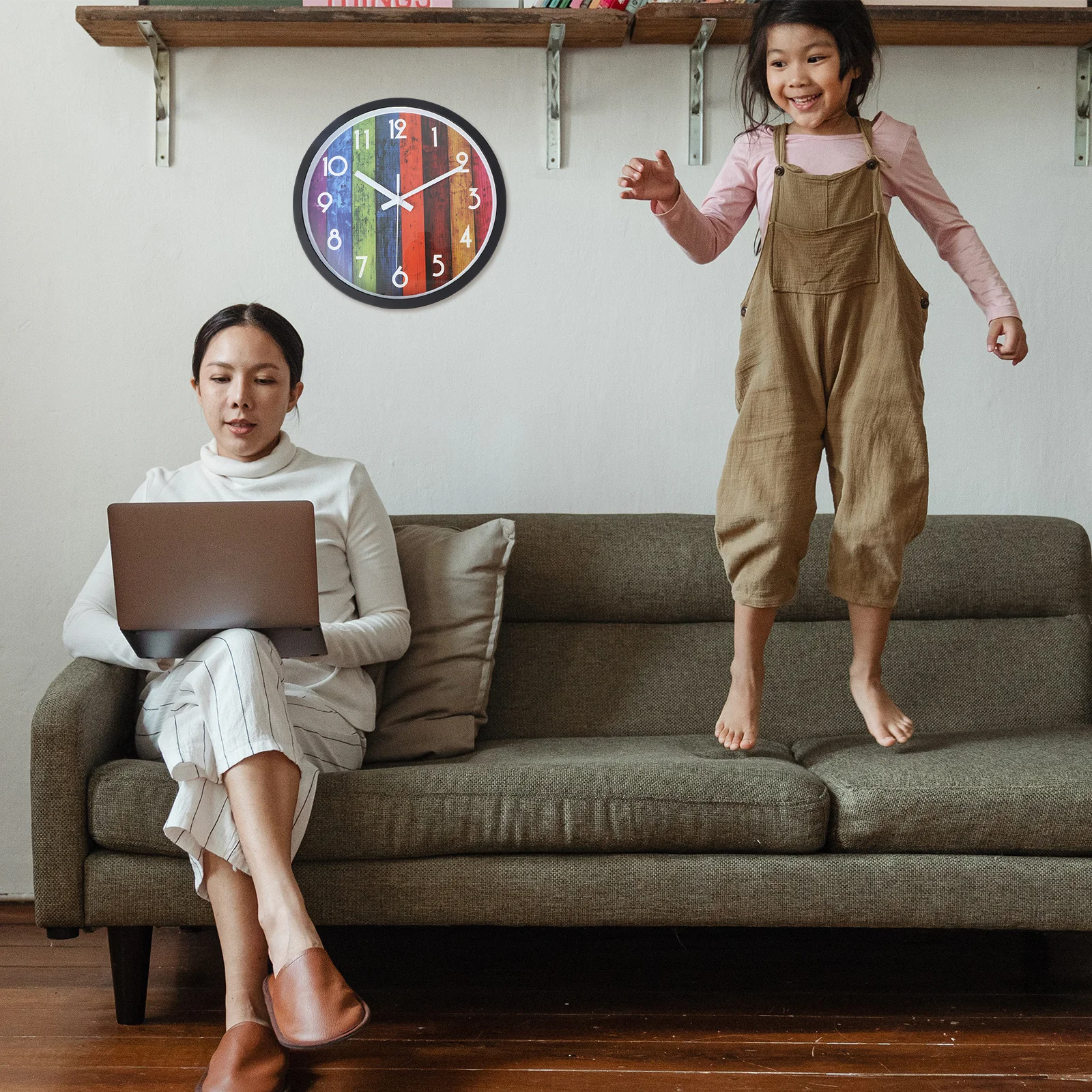 

1Pcs Colorful Wood Grain Wall Clock Creative Retro Design for Home Bedroom Living Room Hanging Wall Clock Decor Quartz Accurate