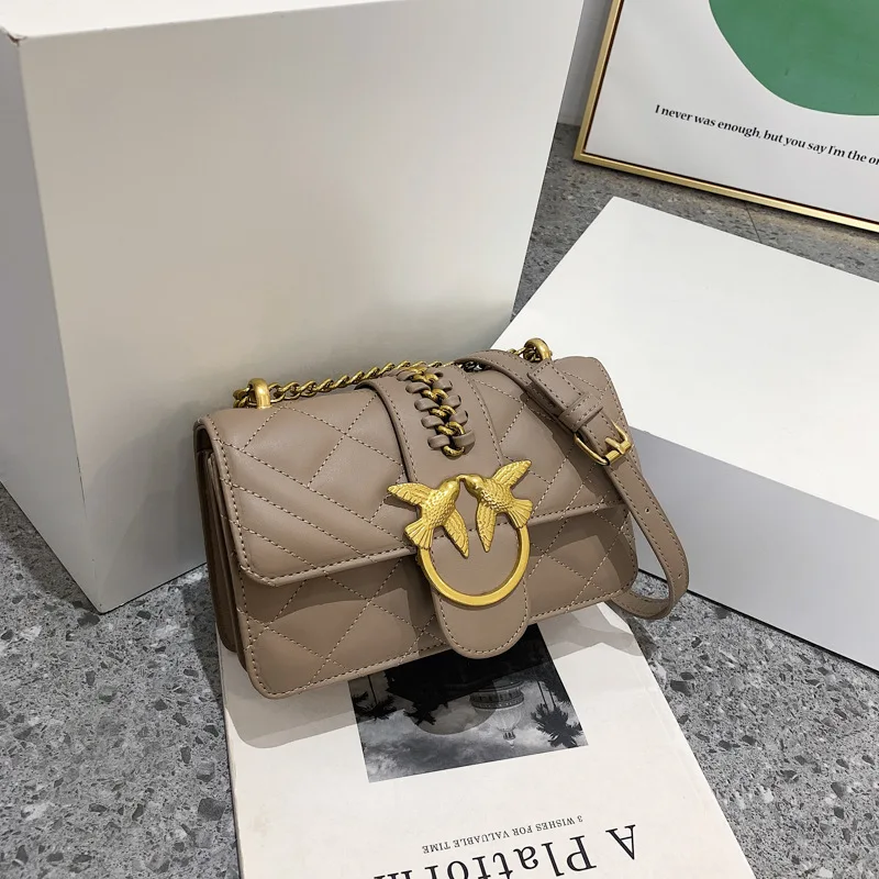 حقيبة نسائية جديدة ابتلاع بسيطة ريترو خفيفة الوزن مربعة الشكل بتصميم سلسلة صغيرة حقيبة كروس حقيبة مومياء