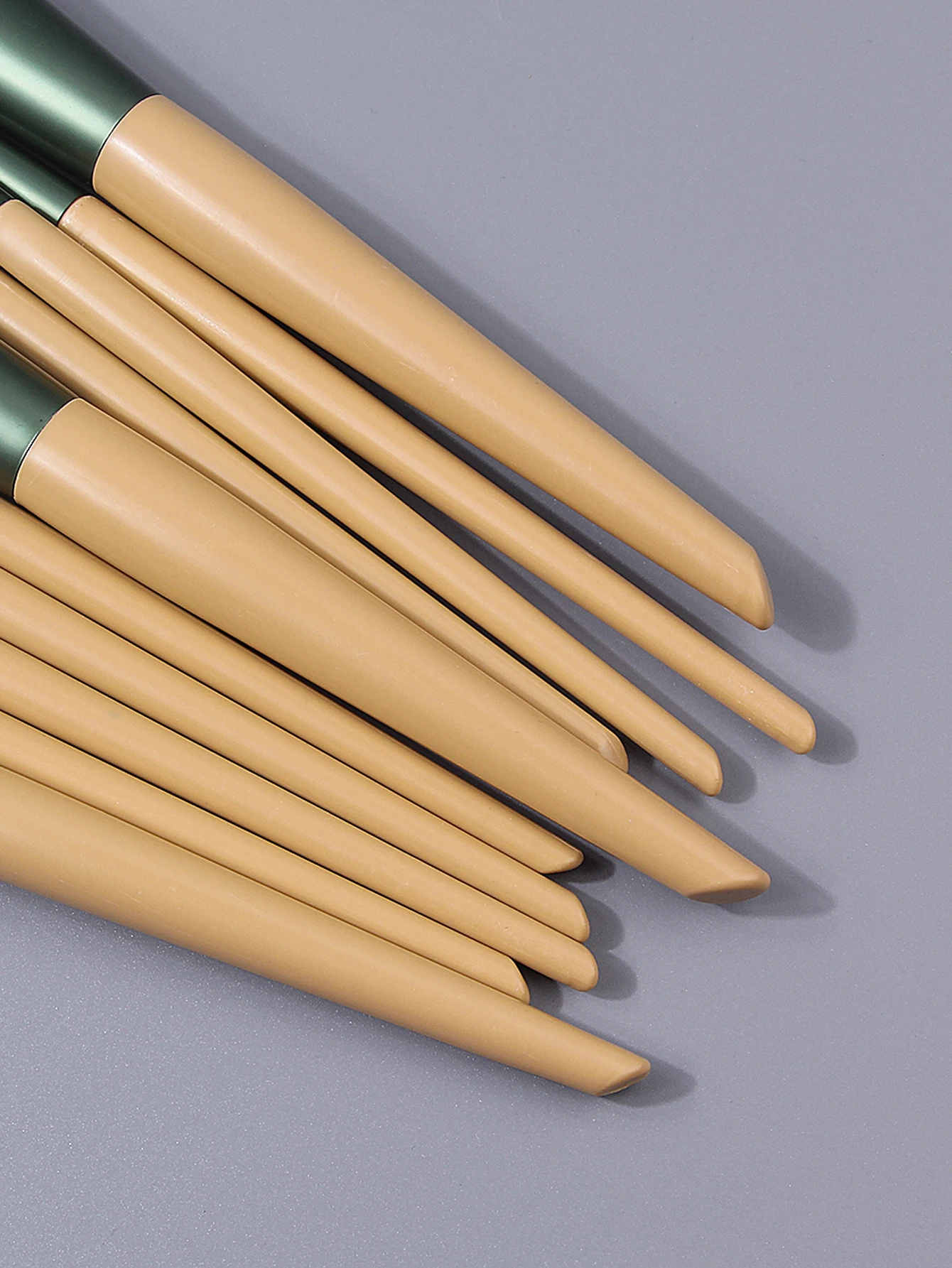 مجموعة فرش مكياج مكونة من 10 قطع مع دلو تخزين لامع - أدوات تجميل لظلال العيون وأحمر الخدود ذات شعيرات ناعمة #5