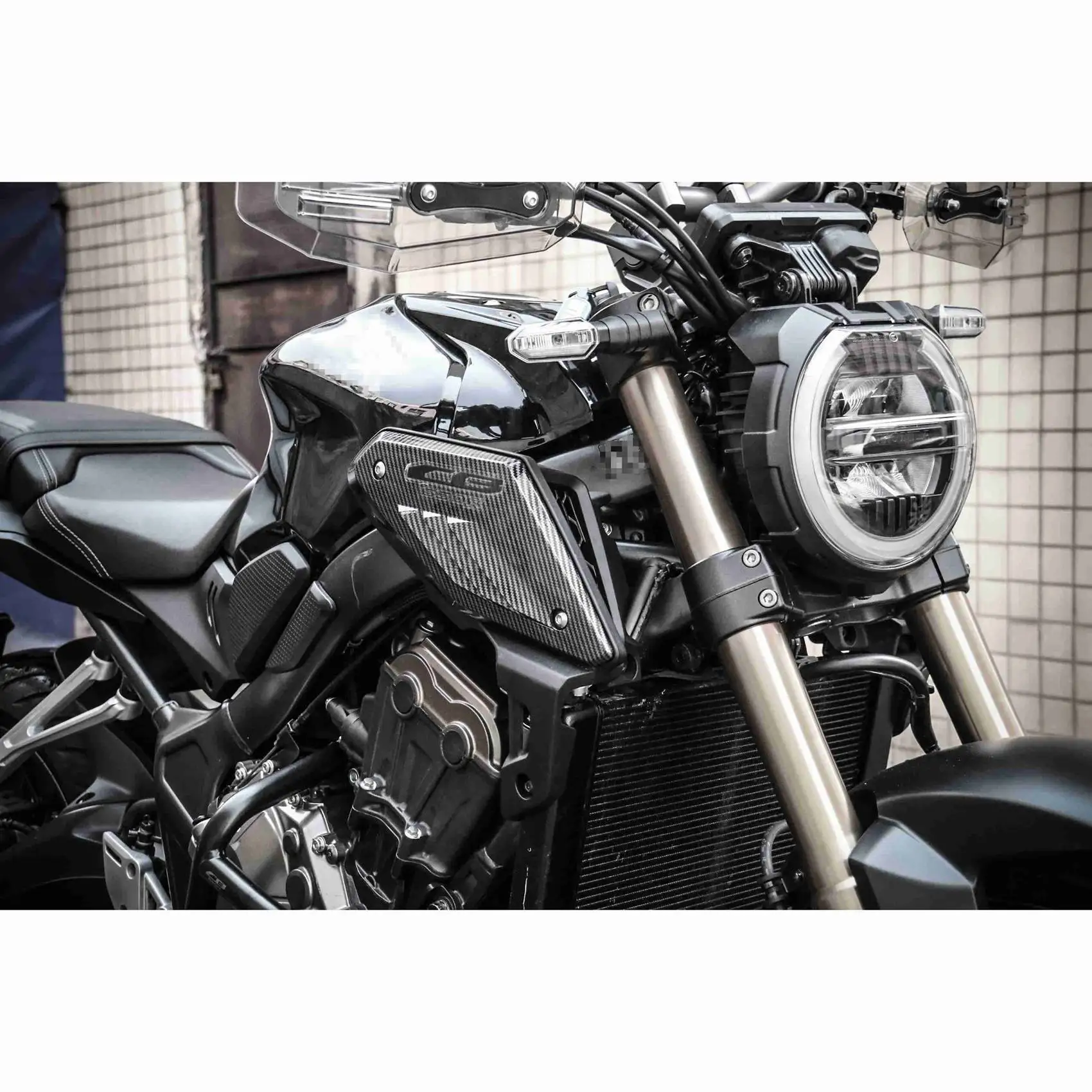ألياف الكربون دراجة نارية الإطار الجانب لوحة الحرس غطاء قذيفة كمية الأنابيب حامي لهوندا CB650R 2019 2020 2021 -A08Q