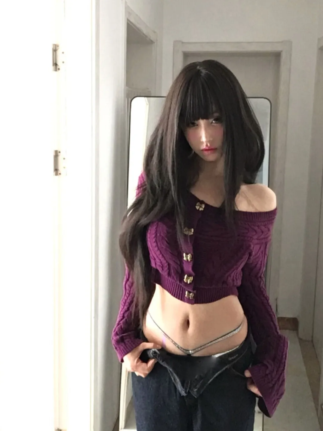 

Ретро-стильный фиолетовый асимметричный укороченный свитер с одним открытым плечом, модный уникальный дизайн, лето 2026, женская вязаная одежда