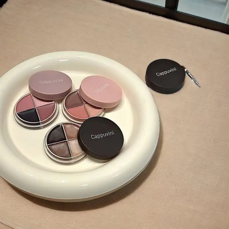 1 szt. Paleta Cieni do Powiek Cappuvini Matte Velvet 4 Kolory z Eyelinerem, Rozświetlaczem i Konturówką, Uroczy Zestaw Kosmetyków do Makijażu Oczu