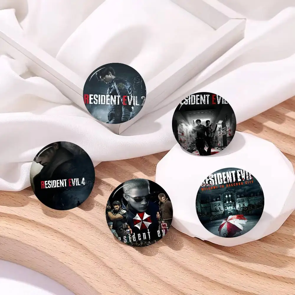 Game R-RESIDENT EVIL Cartoon Brooches Anime Badge Round Handmade Brooch Lapel Pins Jewelry for Backpack Clothes Gifts