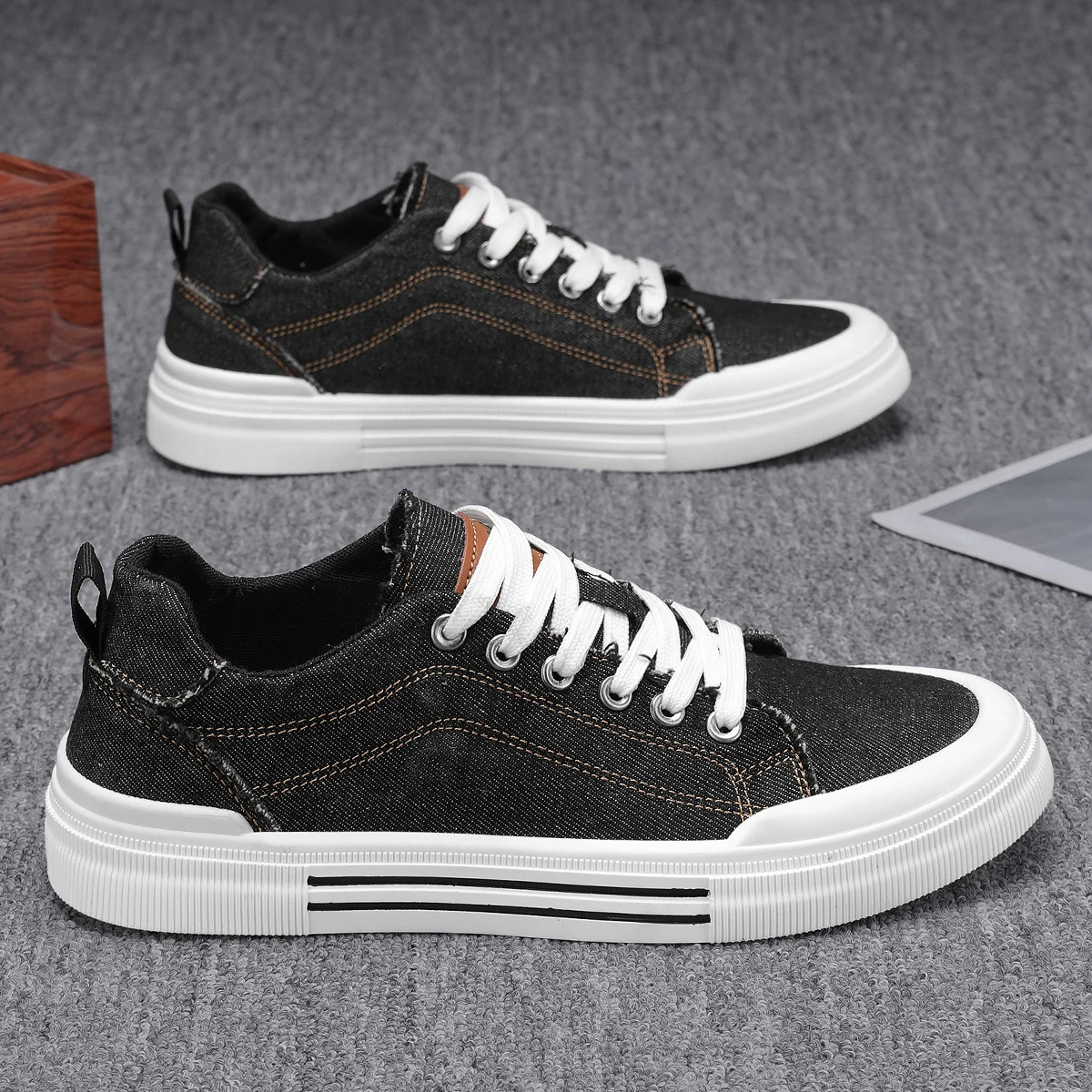 2025 جديد عصري أحذية رياضية رجالية غير رسمية الطبعة الكورية موضة أحذية مجلس الأحذية القماشية أحذية الركاب الدنيم #4